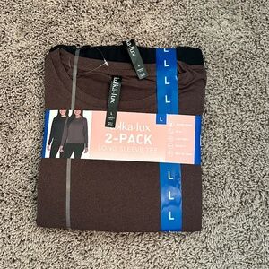 NWT 2 Pack Women’s Long Sleeve Tee